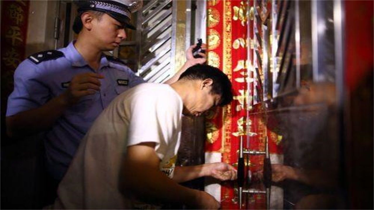 昌都地区请开锁师傅开了锁后，师傅